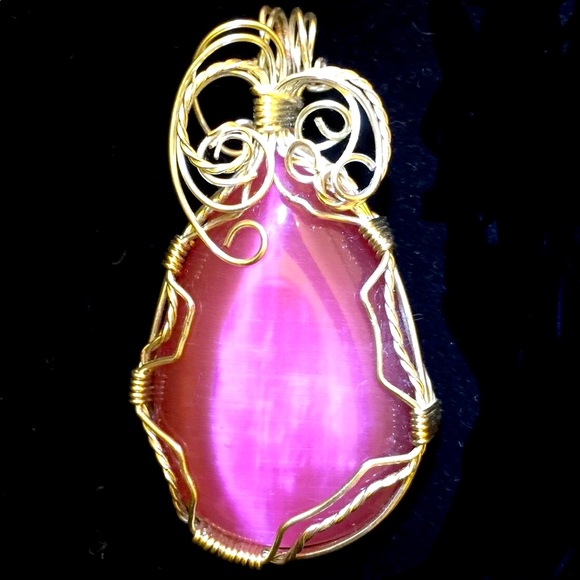 SJC Wire Wrapped Pink Cat’s Eye Pendant - Picture 5 of 8